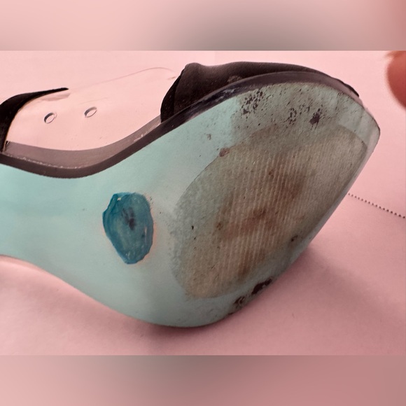 Betsey Johnson Clear Moxie Women's Shoes with Crystals
*See photos* - Picture 8 of 9